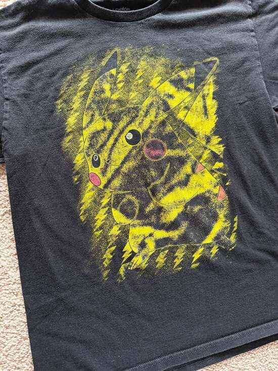 Pokémon Pikachu Bolt Splatter Graphic Black T-Shirt Size Large - Picture 2 of 3